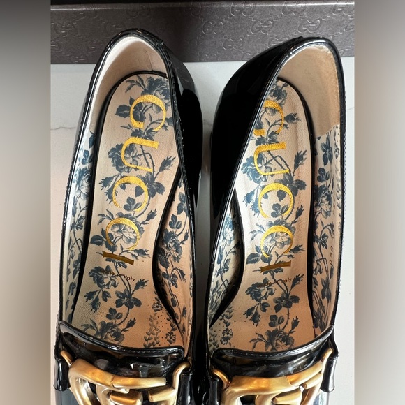 Gucci shoes in great condition,sole has wear but over all in great condition. - Picture 4 of 8